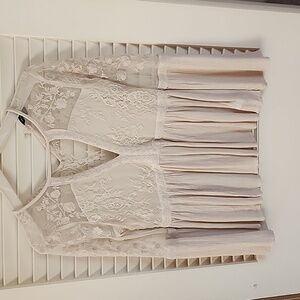 American Eagle lace top cream size xs